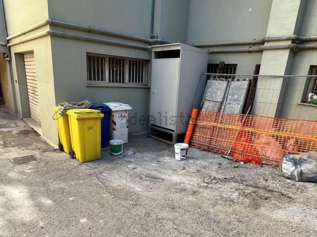 Garage in vendita di m² in Via Cosenza, 131