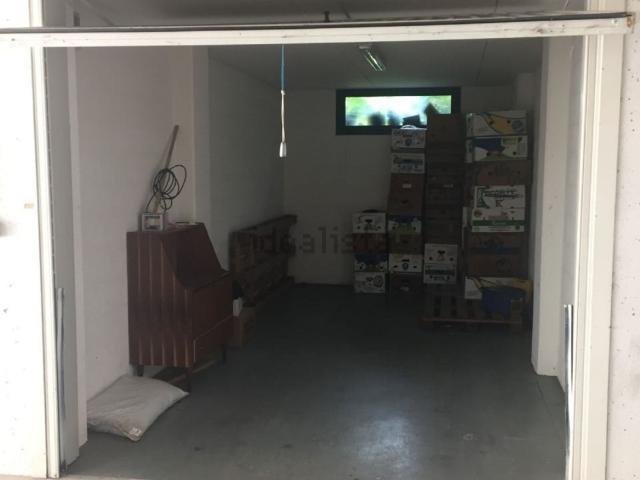 Garage in vendita di m² in Via Claudia
