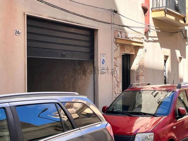 Garage in vendita di m² in Via Cristoforo Colombo, 24