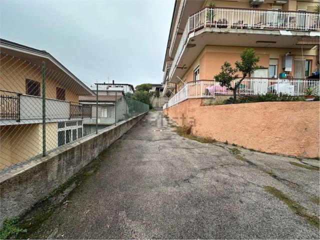 Garage in vendita di m² in Via D&apos Agostino, 27