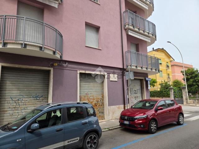 Garage in vendita di m² in Via Damiano Chiesa, 18