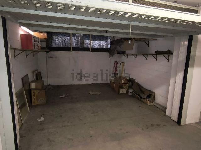 Garage in vendita di m² in Via Dante