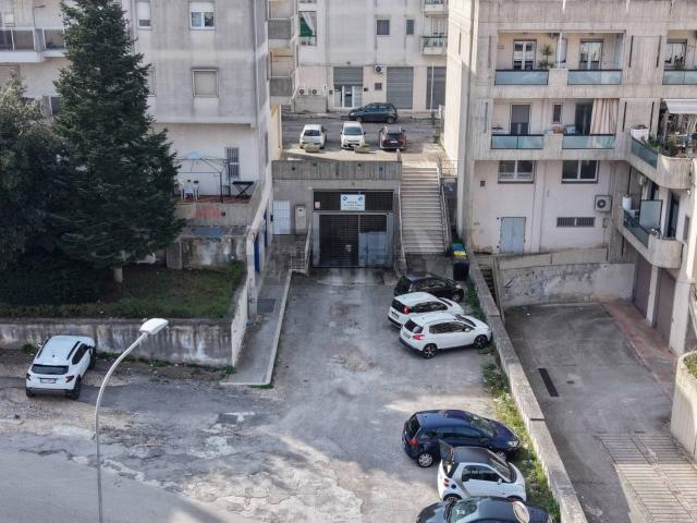 Garage in vendita di m² in Via dei Caduti in Russia, 16