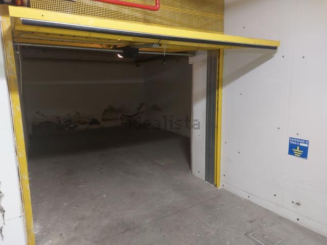 Garage in vendita di m² in Via dei Bersaglieri