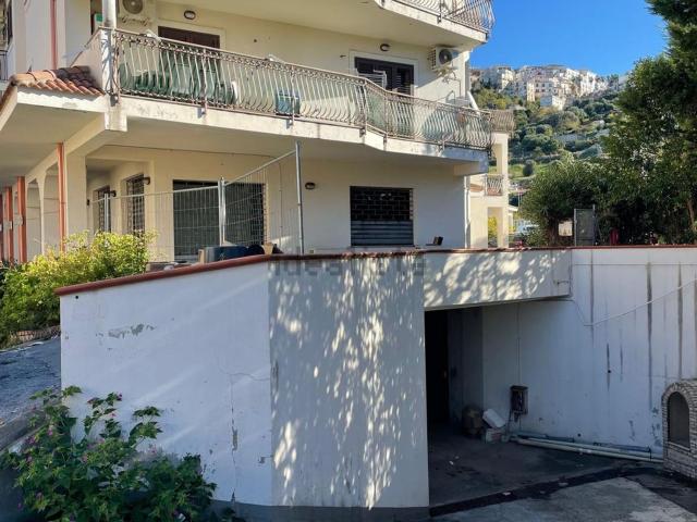 Garage in vendita di m² in Via dei Bizantini