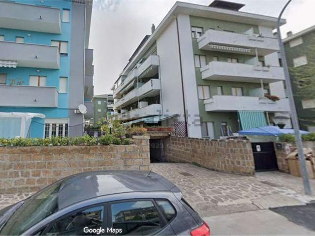 Garage in vendita di m² in Via dei Frentani