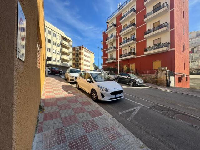 Garage in vendita di m² in Via dei Passeri, 26