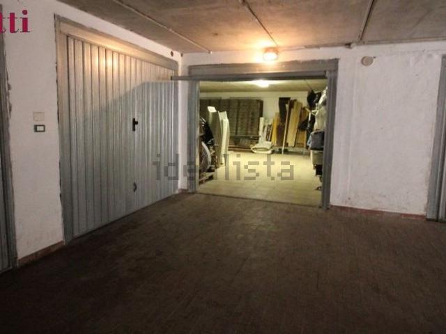 Garage in vendita di m² in Via del Campone, 87