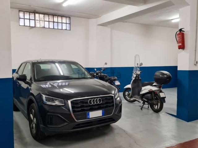 Garage in vendita di m² in Via del Borgo di San Pietro