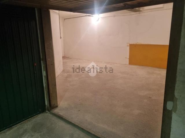 Garage in vendita di m² in Via del Santo