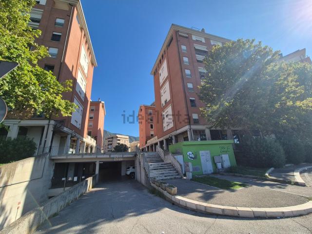 Garage in vendita di m² in Via del Rivo, 102