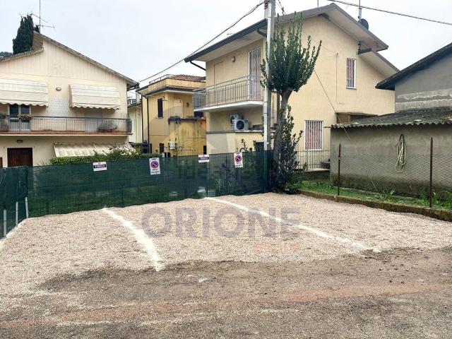 Garage in vendita di m² in Via del Torrente
