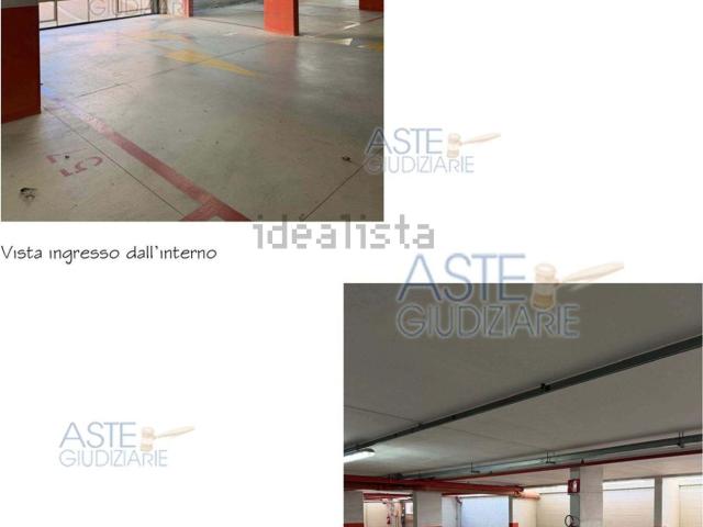 Garage in vendita di m² in Via della Torre
