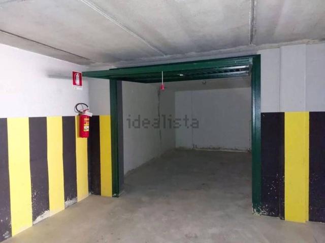 Garage in vendita di m² in Via della Cartiera, 14