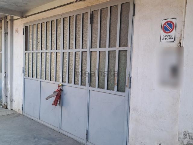 Garage in vendita di m² in Via Della Consolata, 1