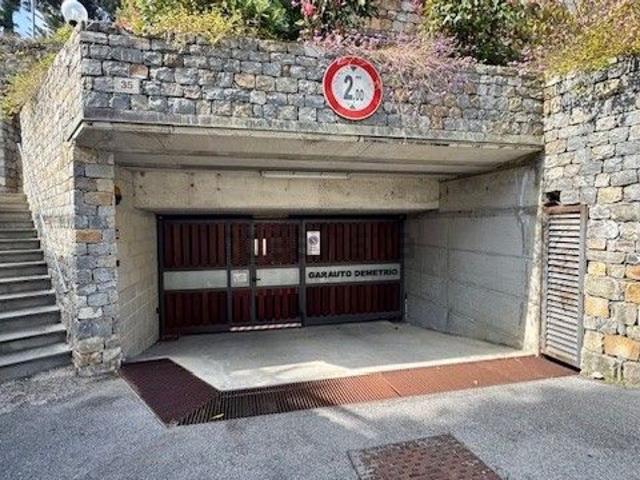 Garage in vendita di m² in Via della Noria