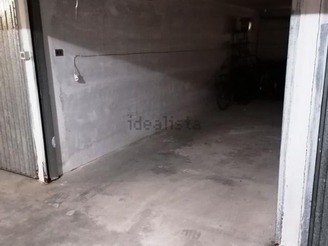 Garage in vendita di m² in Via della stazione