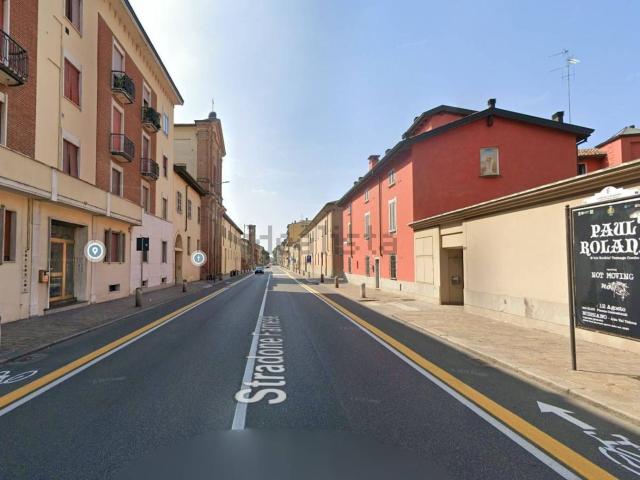 Garage in vendita di m² in Via delle Teresiane