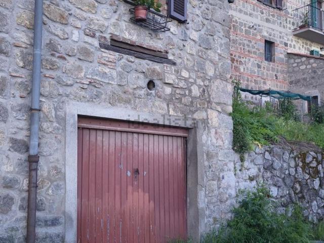Garage in vendita di m² in Via delle Cantine