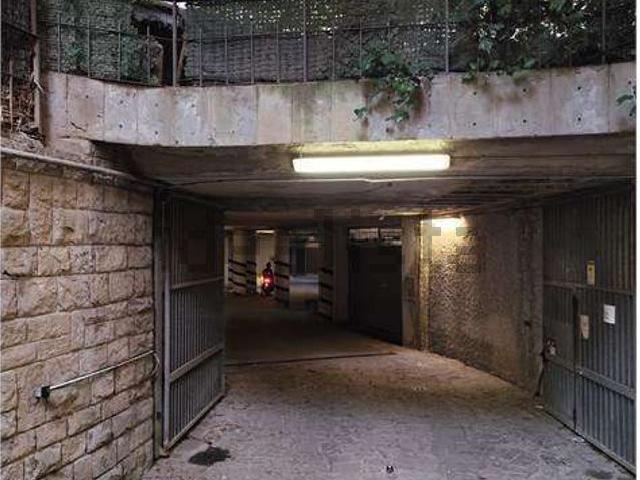 Garage in vendita di m² in Via delle Lame