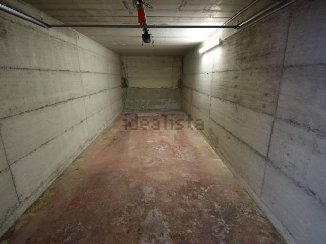Garage in vendita di m² in Via delle Magnolie