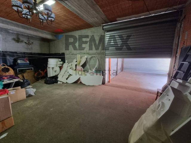 Garage in vendita di m² in Via delle Rose, 75