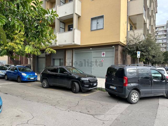 Garage in vendita di m² in Via Dionisio, 27