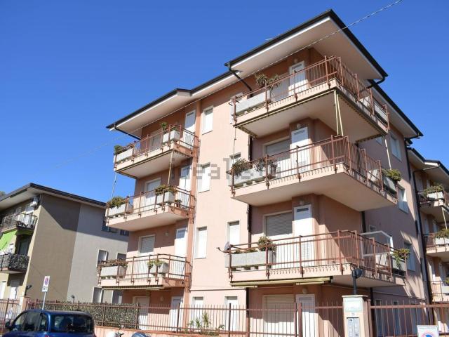 Garage in vendita di m² in Via Diano Calderina