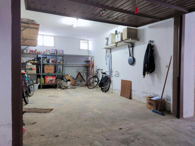 Garage in vendita di m² in Via Diano Castello, 2