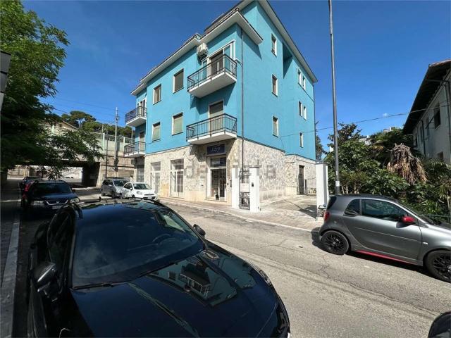 Garage in vendita di m² in Via Donatello, 62