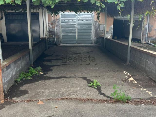 Garage in vendita di m² in Via dott. Mario Amato