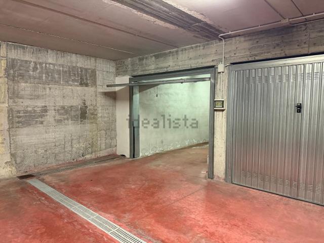 Garage in vendita di m² in Via Due Cammini