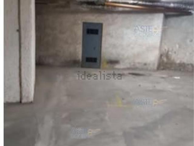 Garage in vendita di m² in Via Edmondo De Magistris, 6