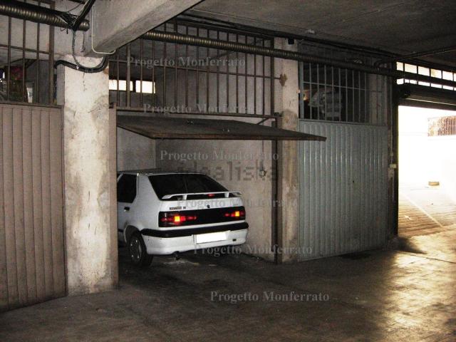 Garage in vendita di m² in Via Eleuterio Pagliano
