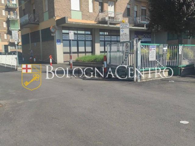 Garage in vendita di m² in Via Emilio Zago