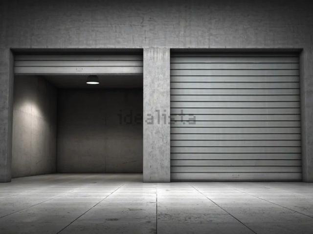 Garage in vendita di m² in Via Emilia, 45