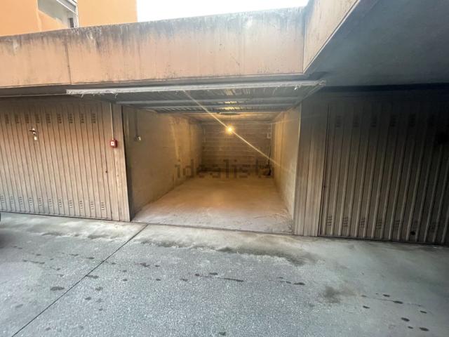 Garage in vendita di m² in Via Enrico Fermi