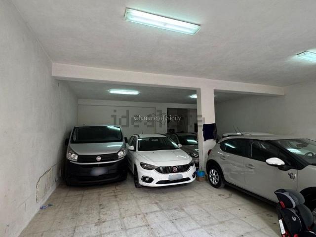 Garage in vendita di m² in Via Enrico Fermi