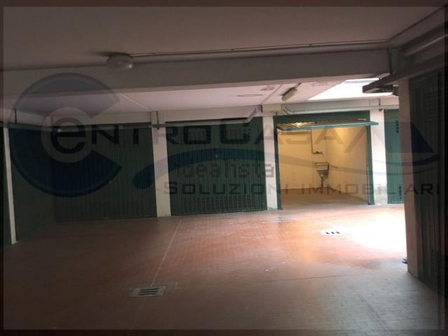 Garage in vendita di m² in Via Enzo Ferrari