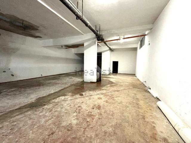 Garage in vendita di m² in Via Fabio Filzi