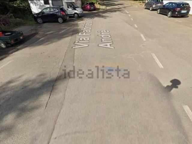 Garage in vendita di m² in Via Fabrizio de Andrè
