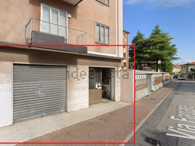Garage in vendita di m² in Via Fagarè, 29