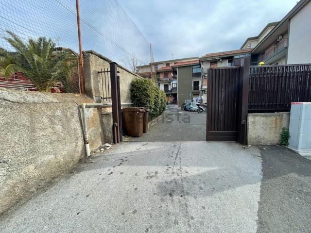 Garage in vendita di m² in Via Fasano, 41