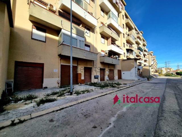 Garage in vendita di m² in Via Favignana