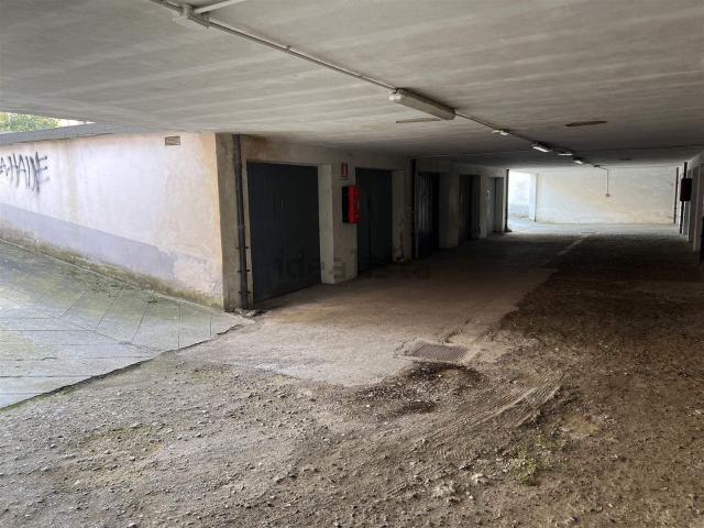 Garage in vendita di m² in Via Felice Cavallotti, 23