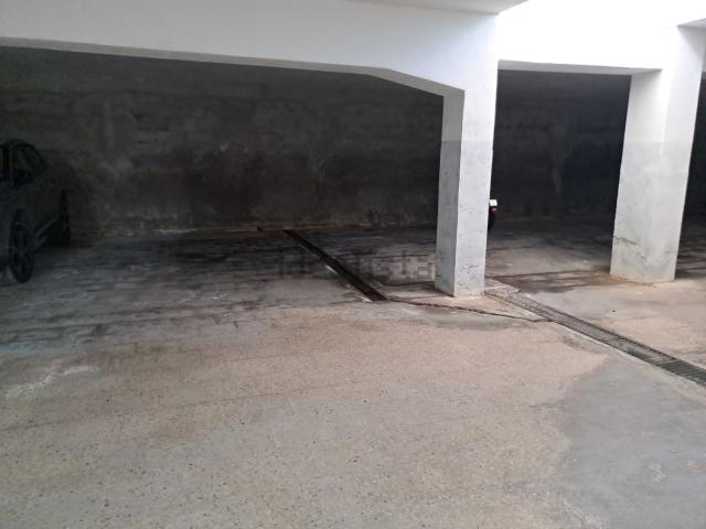 Garage in vendita di m² in Via Filippo Turati
