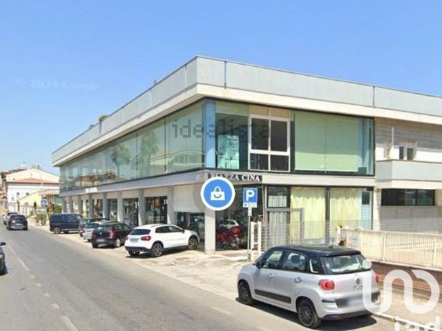 Garage in vendita di m² in Via Filippo Turati
