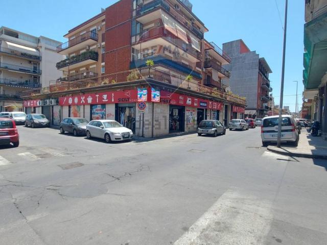 Garage in vendita di m² in Via Fiume, 31