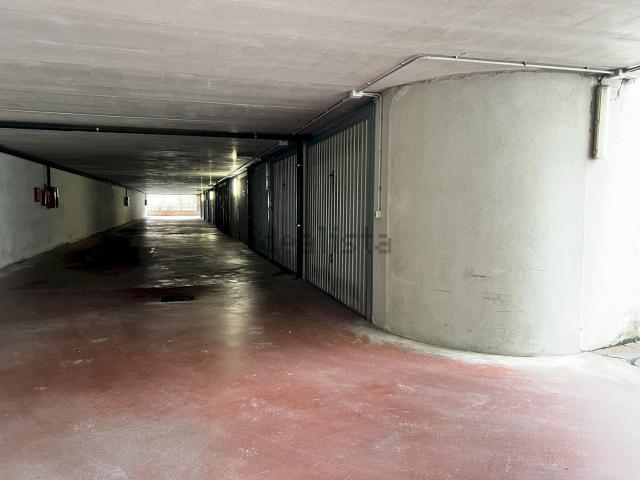 Garage in vendita di m² in Via Fratelli Pistoi, 12