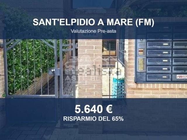 Garage in vendita di m² in Via Fratte, 6701